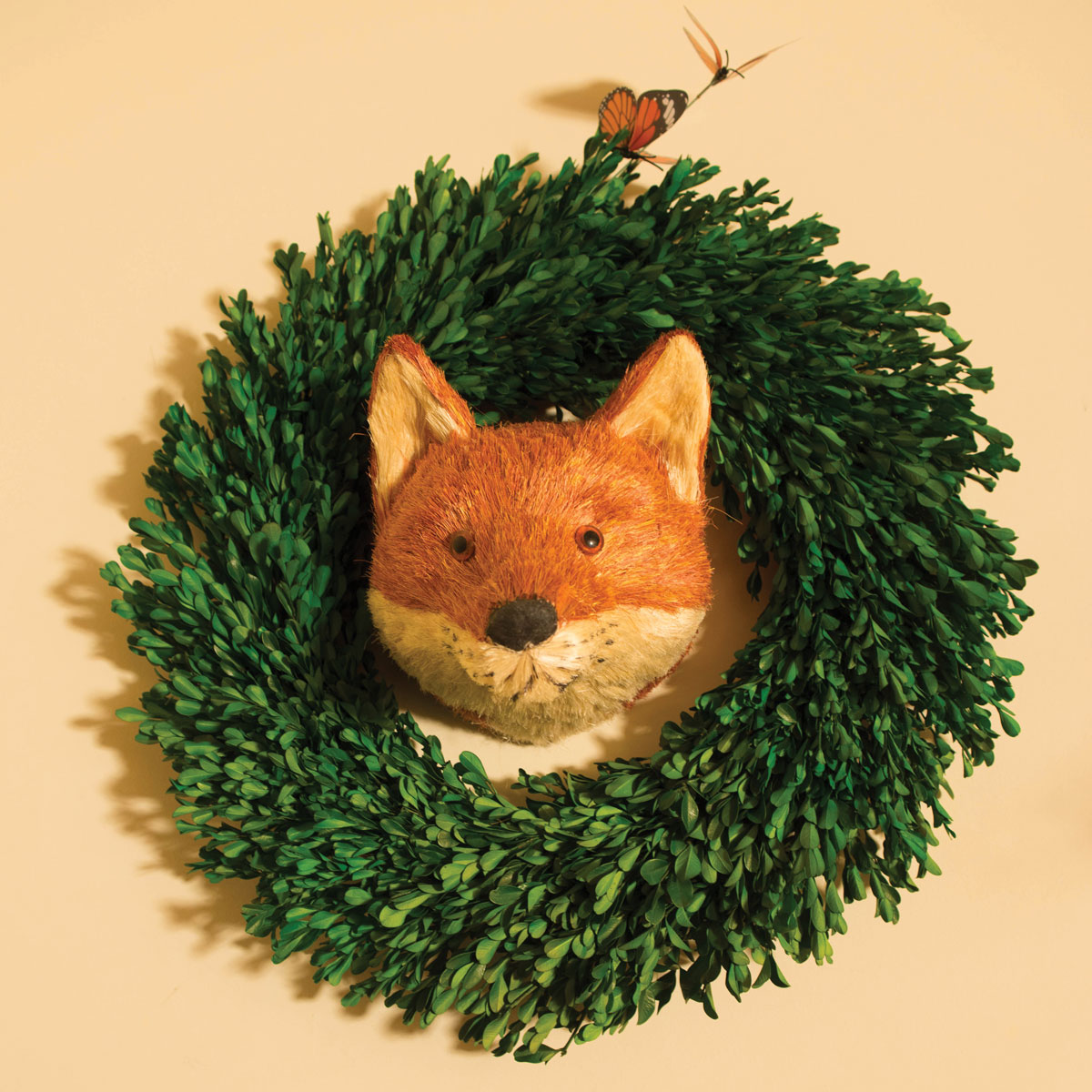 DIY Jingle Bell Burlap Garland & Winter Wonderland Christmas Mantel - Kim  Byers