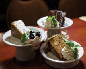 Dutch Apple Dinner Theatre: Dinner And a Show - Lancaster County Magazine